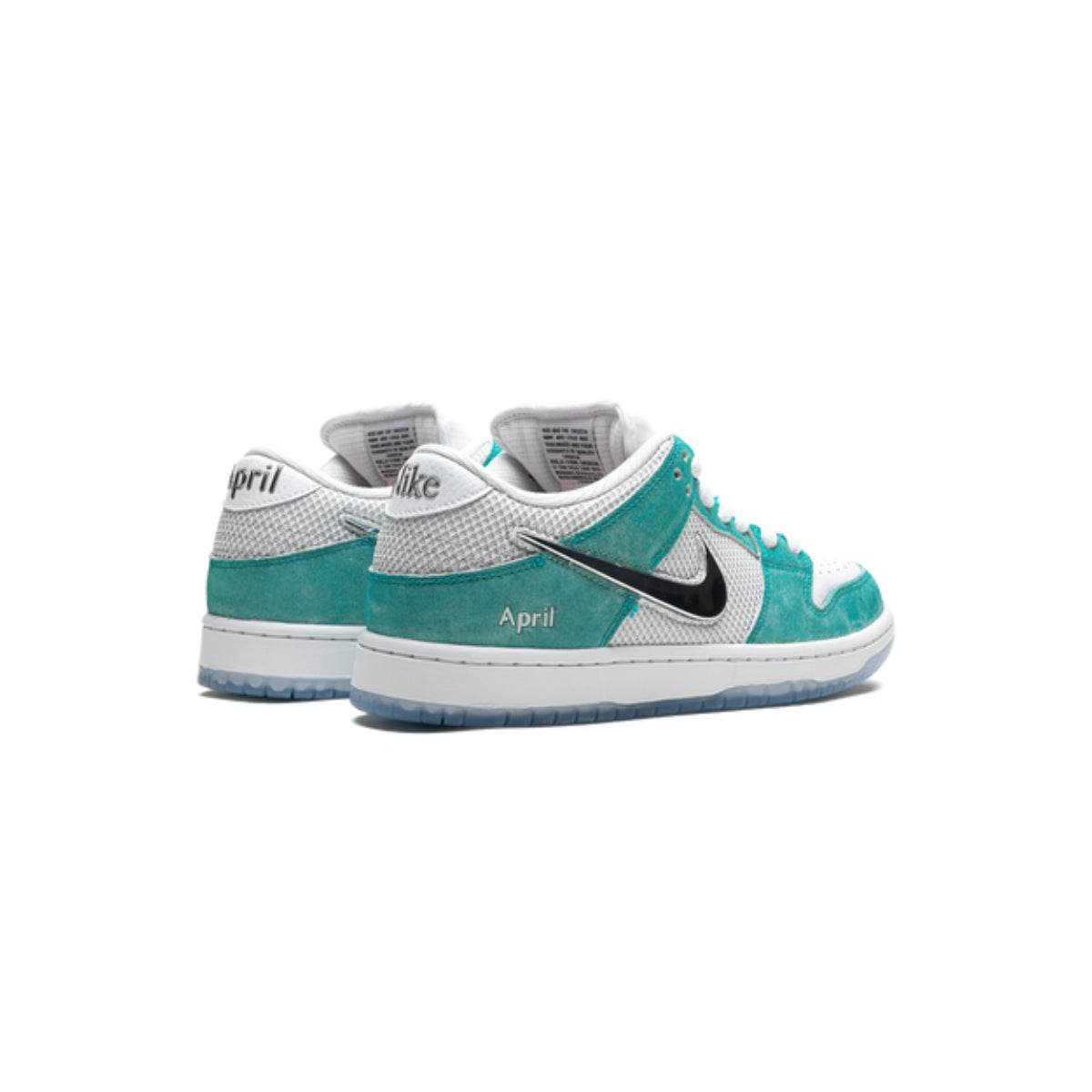 Dunk Low SB April - Laceupclub