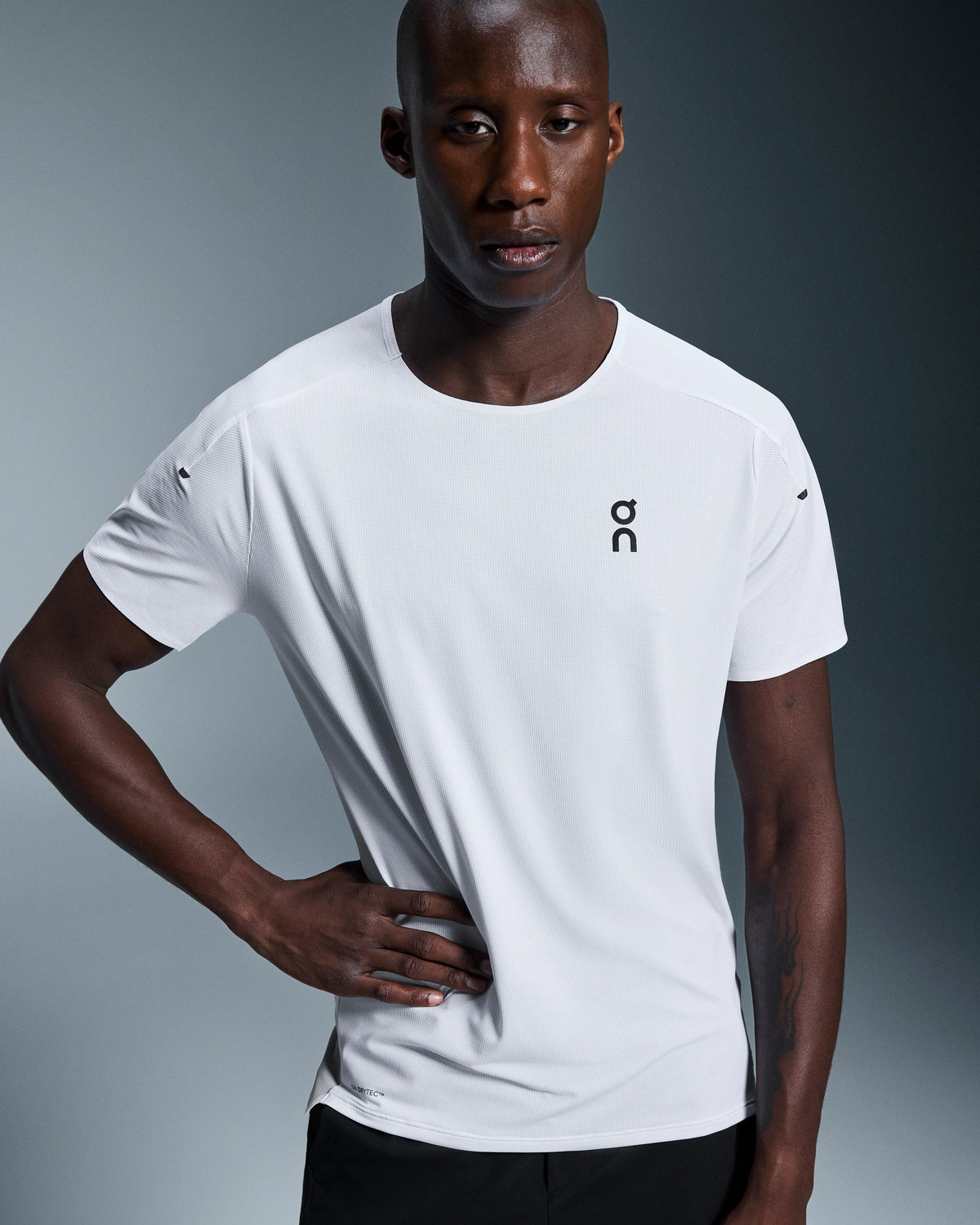 On Men’s Performance-T White | Silver alternate view