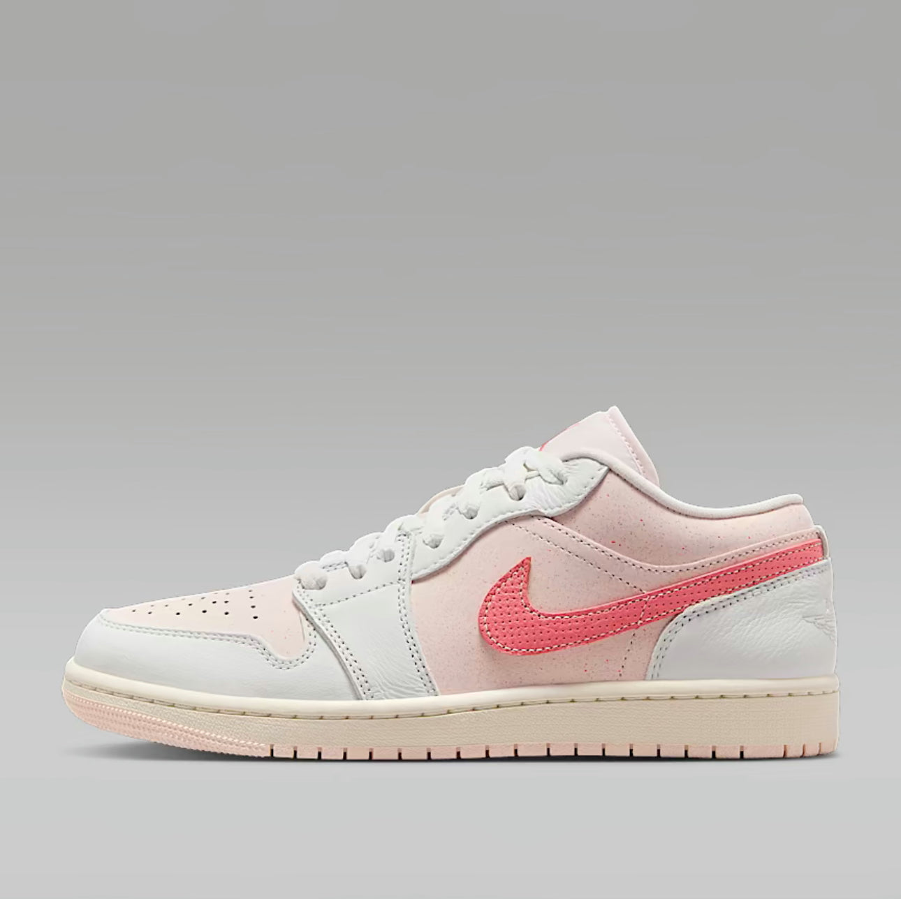 Air Jordan 1 Low SE Strawberry Milkshake