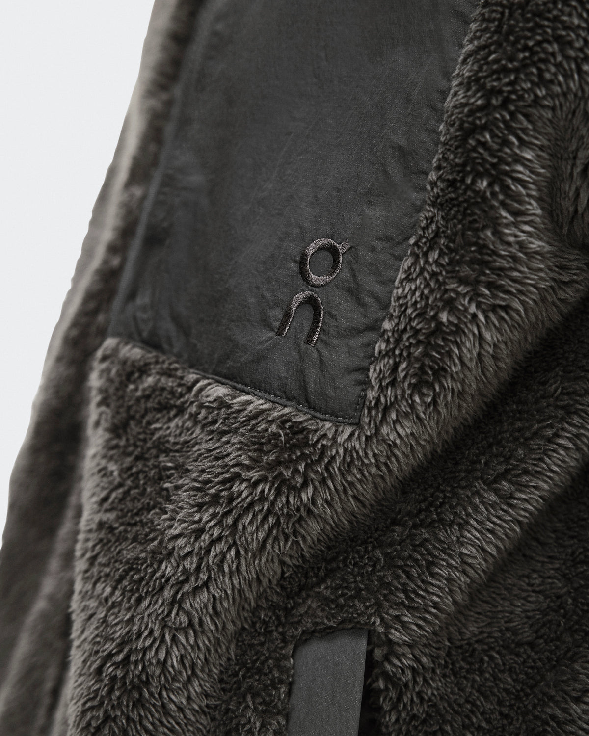 On Ascent Fleece Jacket Espresso – official gallery image 6