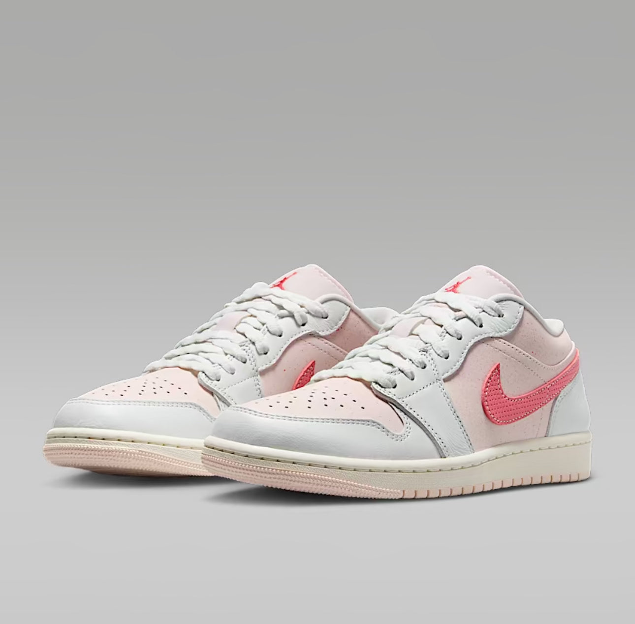 Air Jordan 1 Low SE Strawberry Milkshake