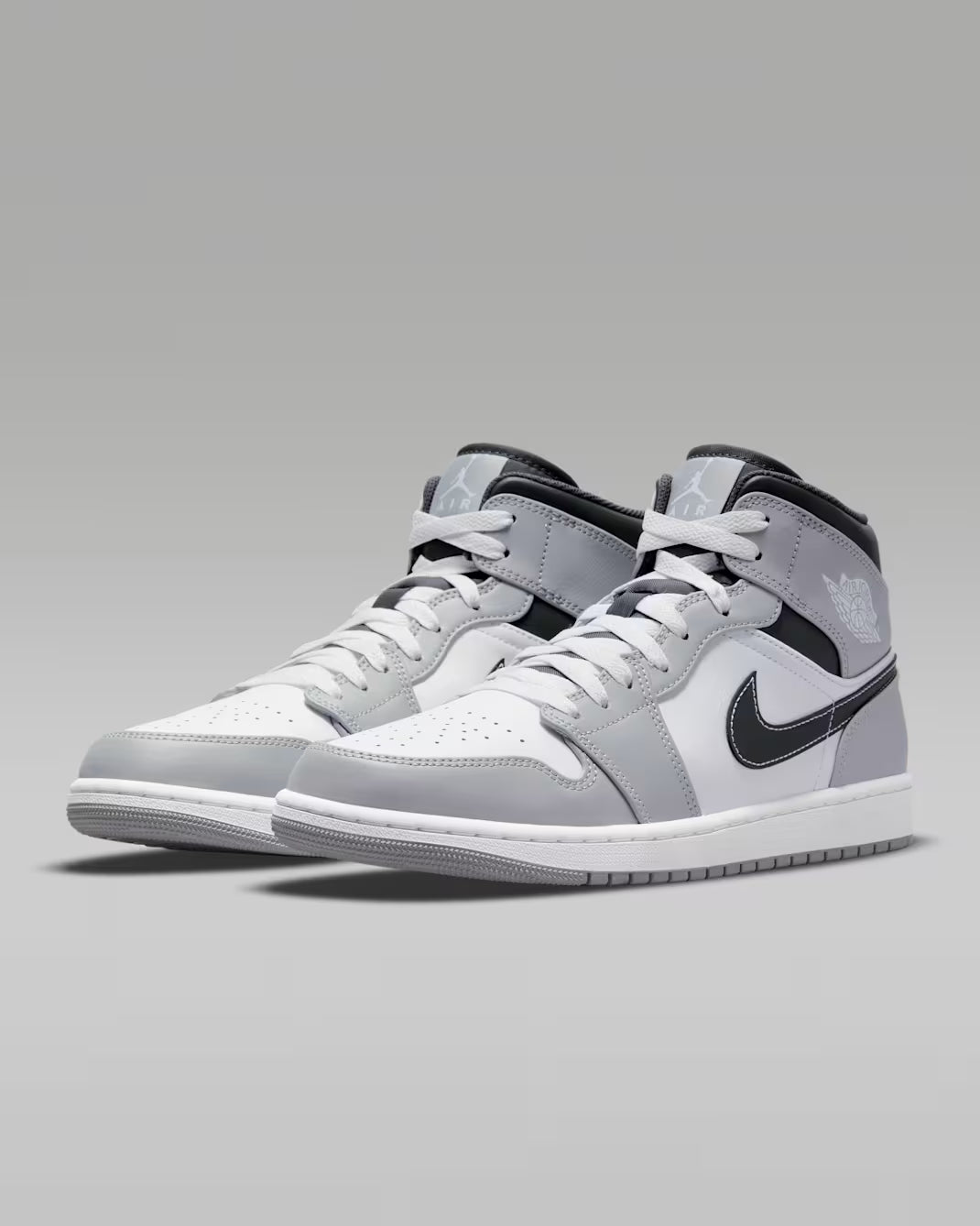 Air Jordan 1 Mid “Light Smoke Grey” – 554724-078