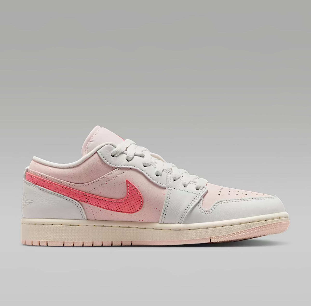 Air Jordan 1 Low SE Strawberry Milkshake