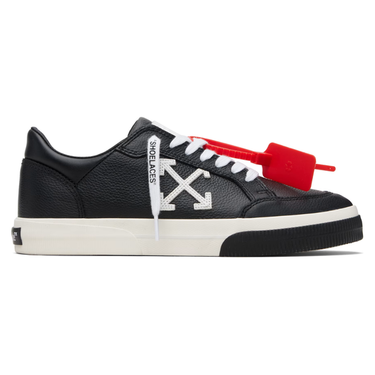 Off-White Vulcanized Low Sneakers – Black