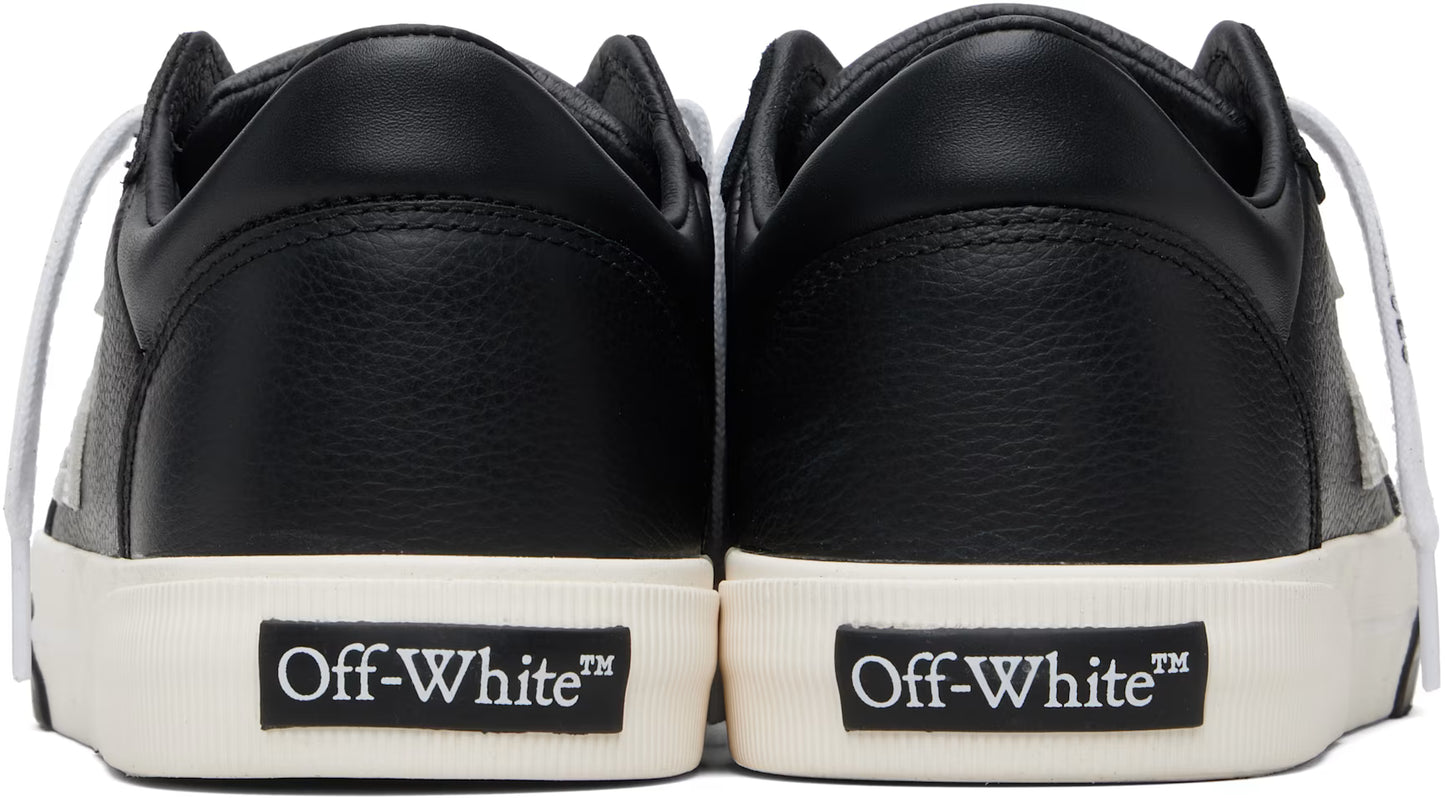 Off-White Vulcanized Low Sneakers – Black