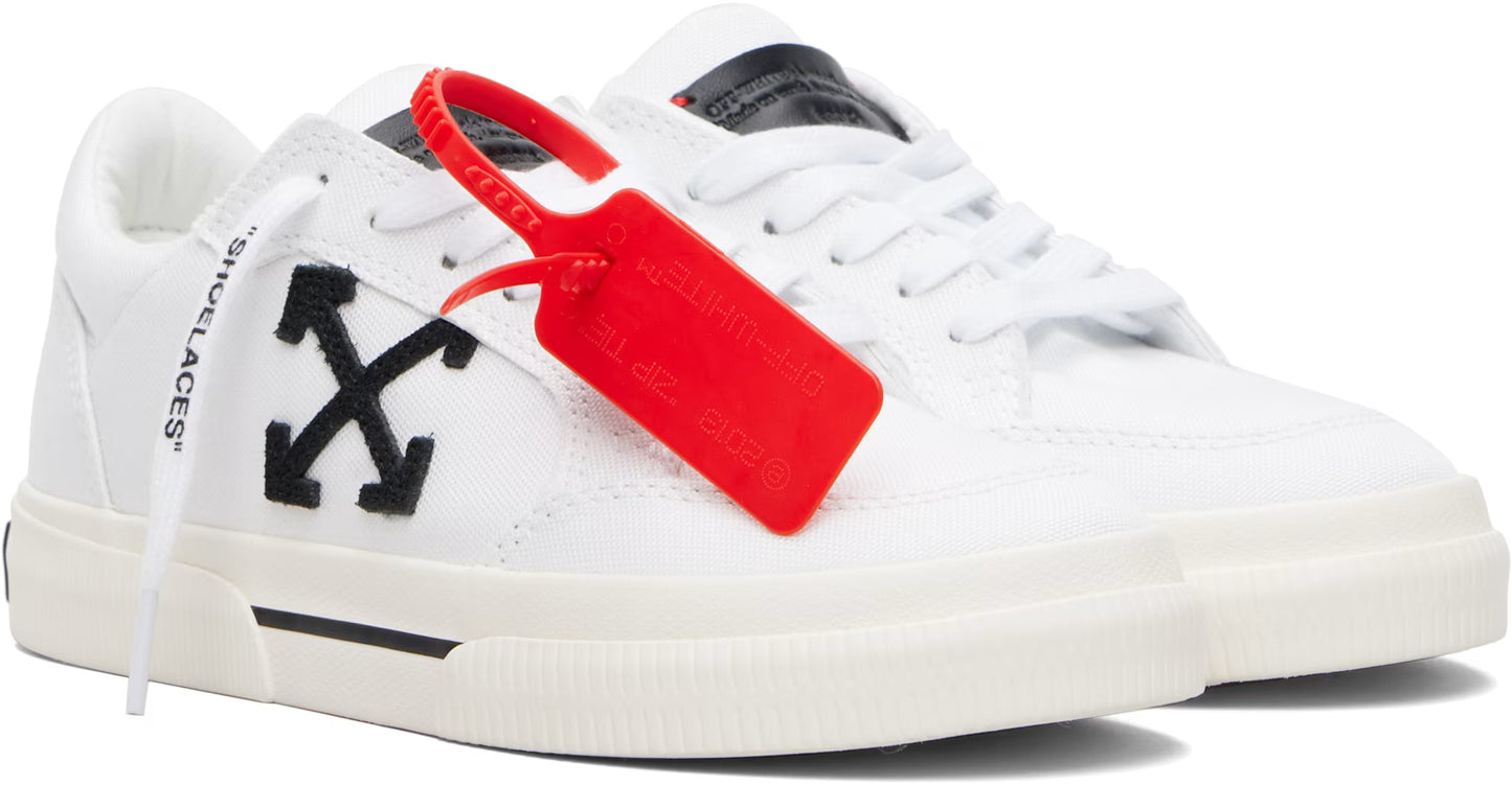 Off-White Vulcanized Low Sneakers – White / Black